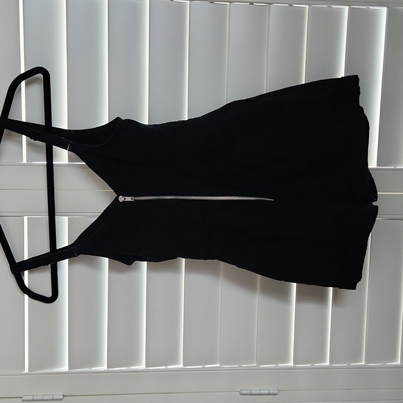 Urban Outfitters Black Overall Romper - size XS - Picture 3 of 8